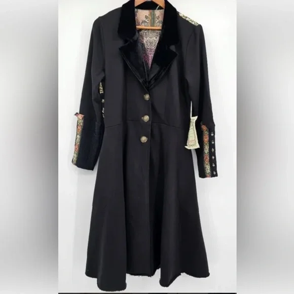 Aratta The Heart of Autumn Elegant Black Coat - Picture 1 of 7